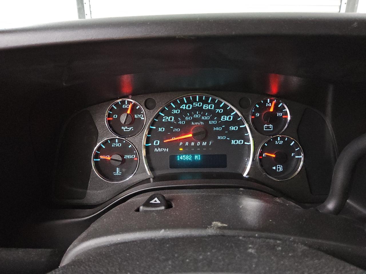 GMC Savana G2500 Image 3