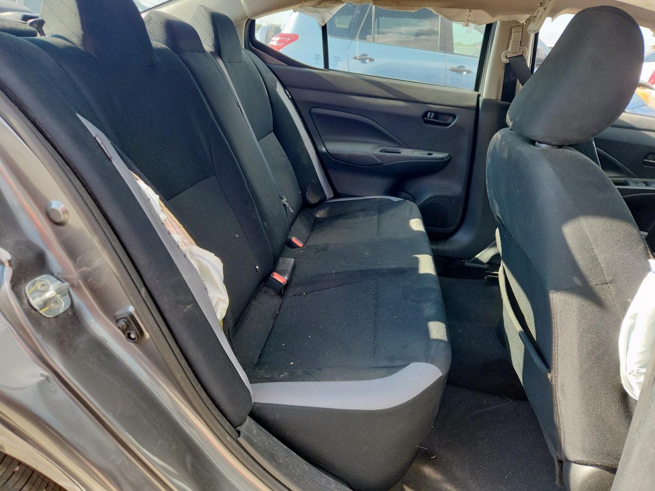 Nissan Versa S Image 9