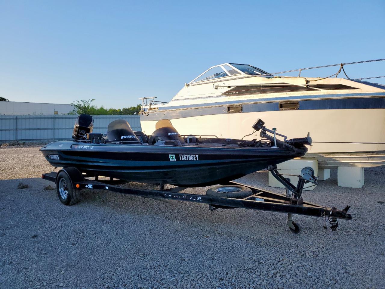 Stratos Boat Image 1