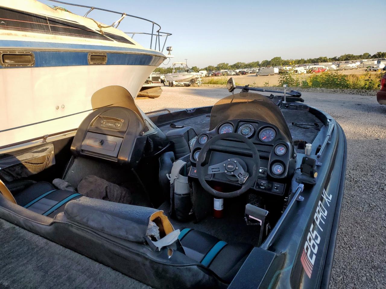 Stratos Boat Image 10