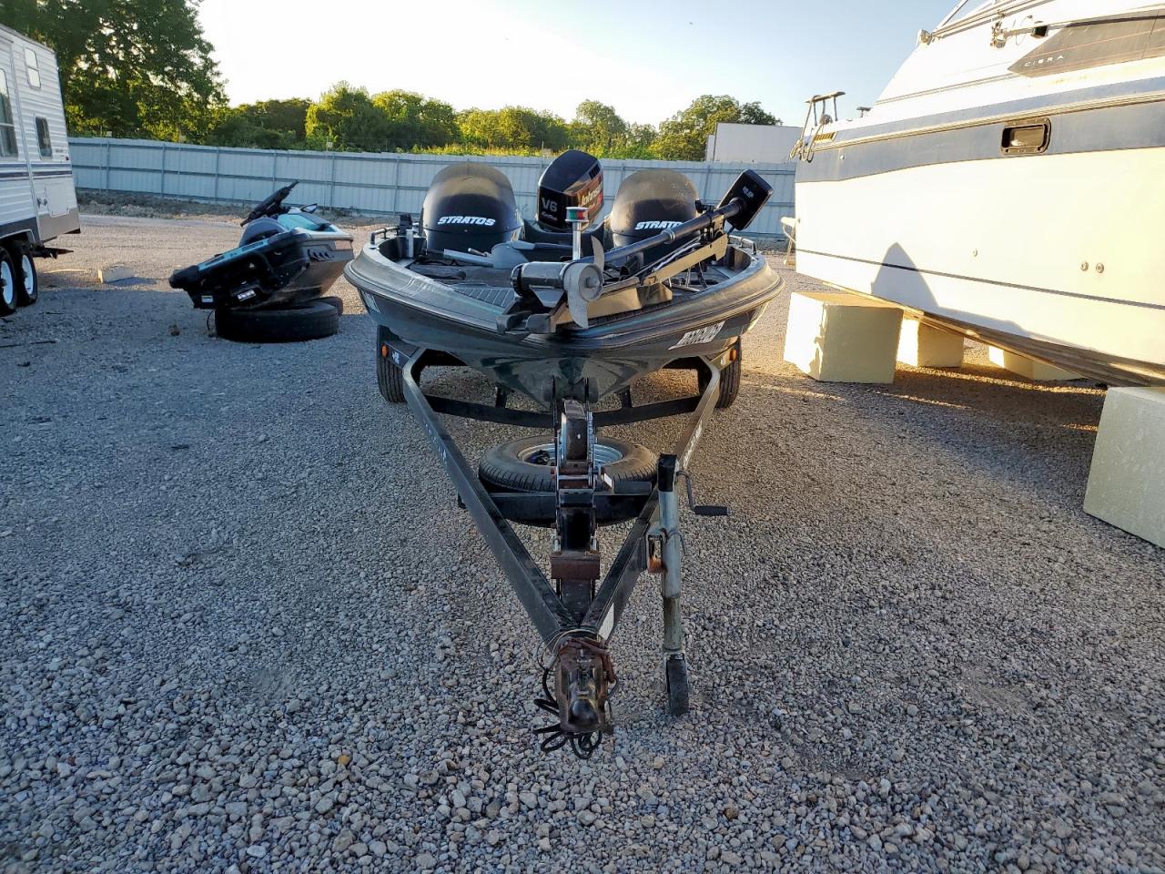 Stratos Boat Image 6