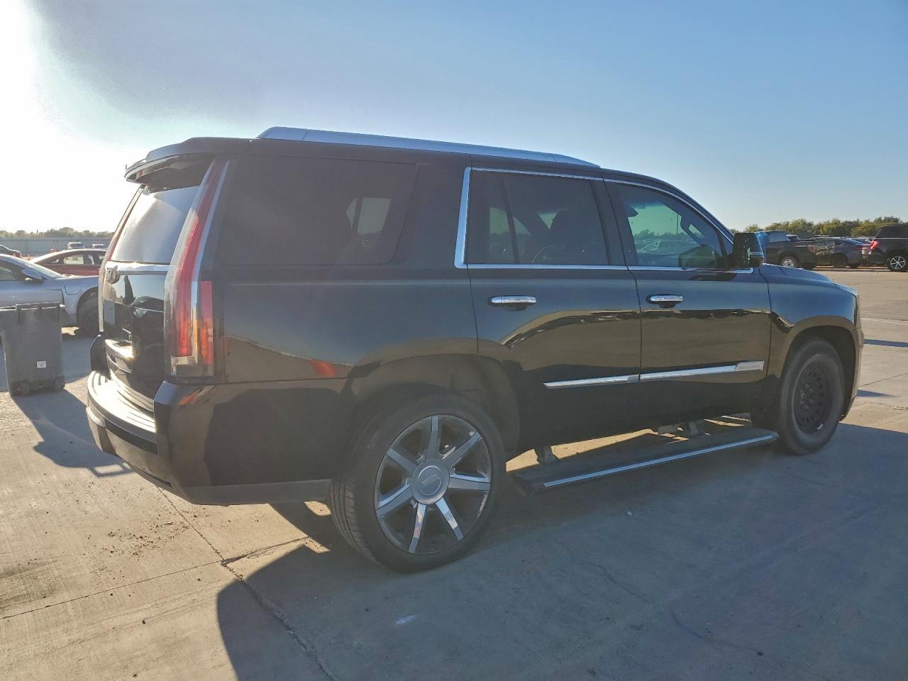 Cadillac Escalade Premium Image 6