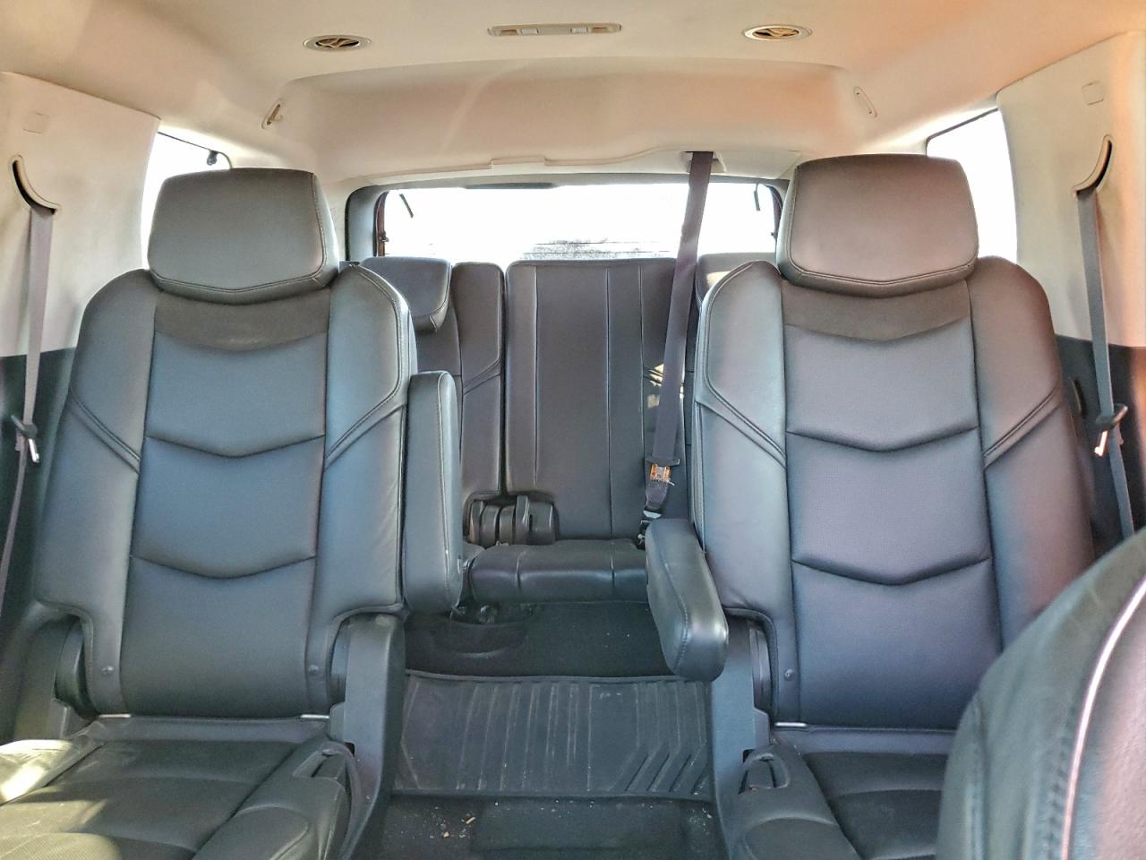 Cadillac Escalade Premium Image 10