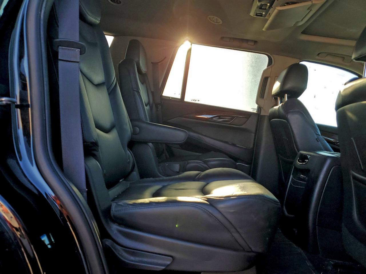 Cadillac Escalade Premium Image 7