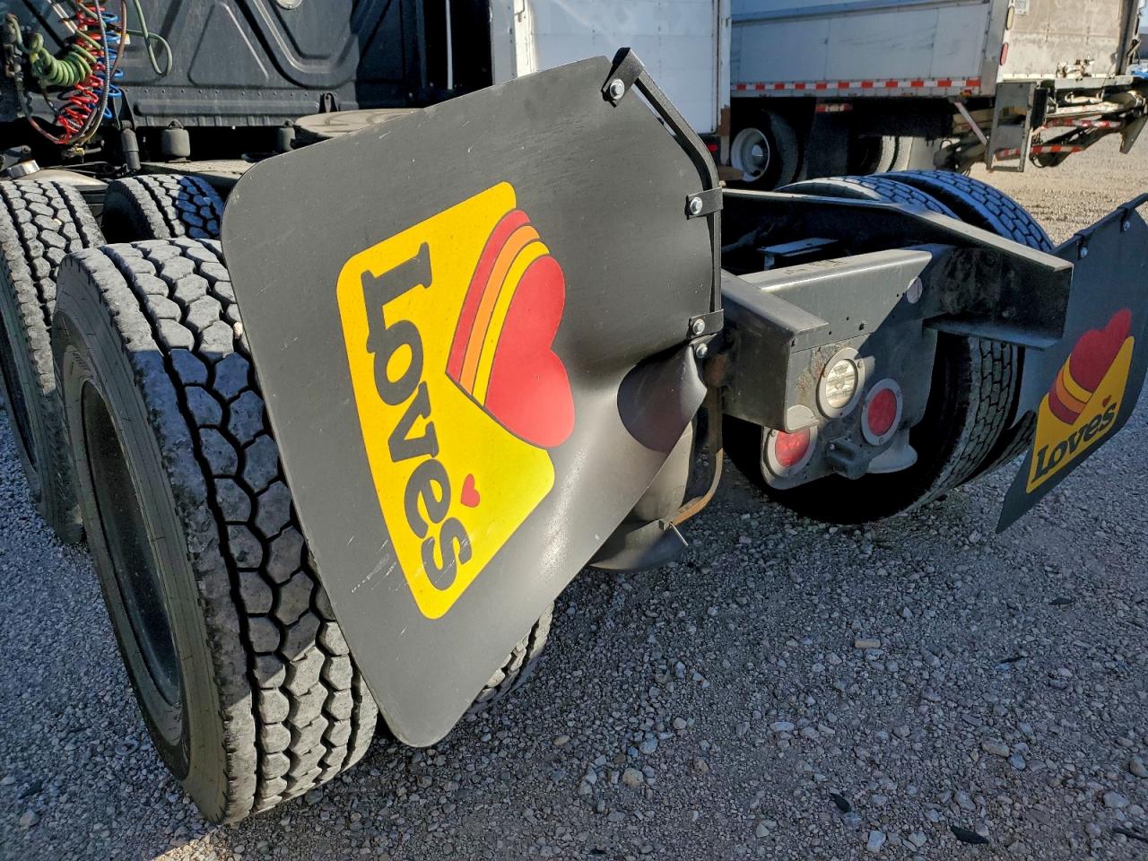 Freightliner Cascadia 1 Image 10