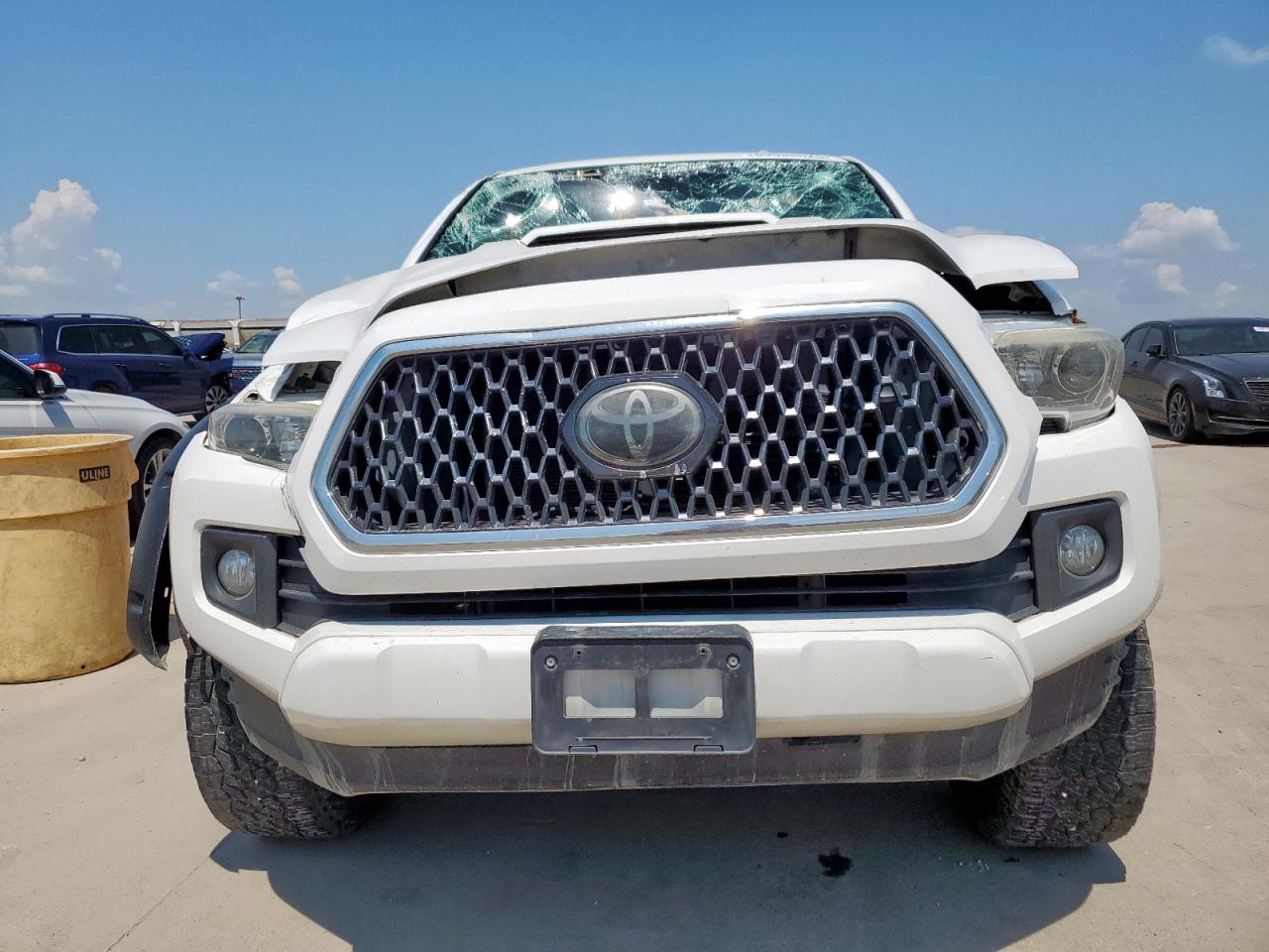 Toyota Tacoma Double Cab Image 2