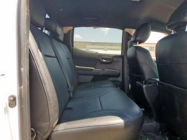 Toyota Tacoma Double Cab Image 3