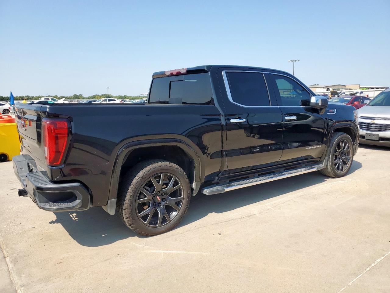 GMC Sierra K1500 Denali Image 2