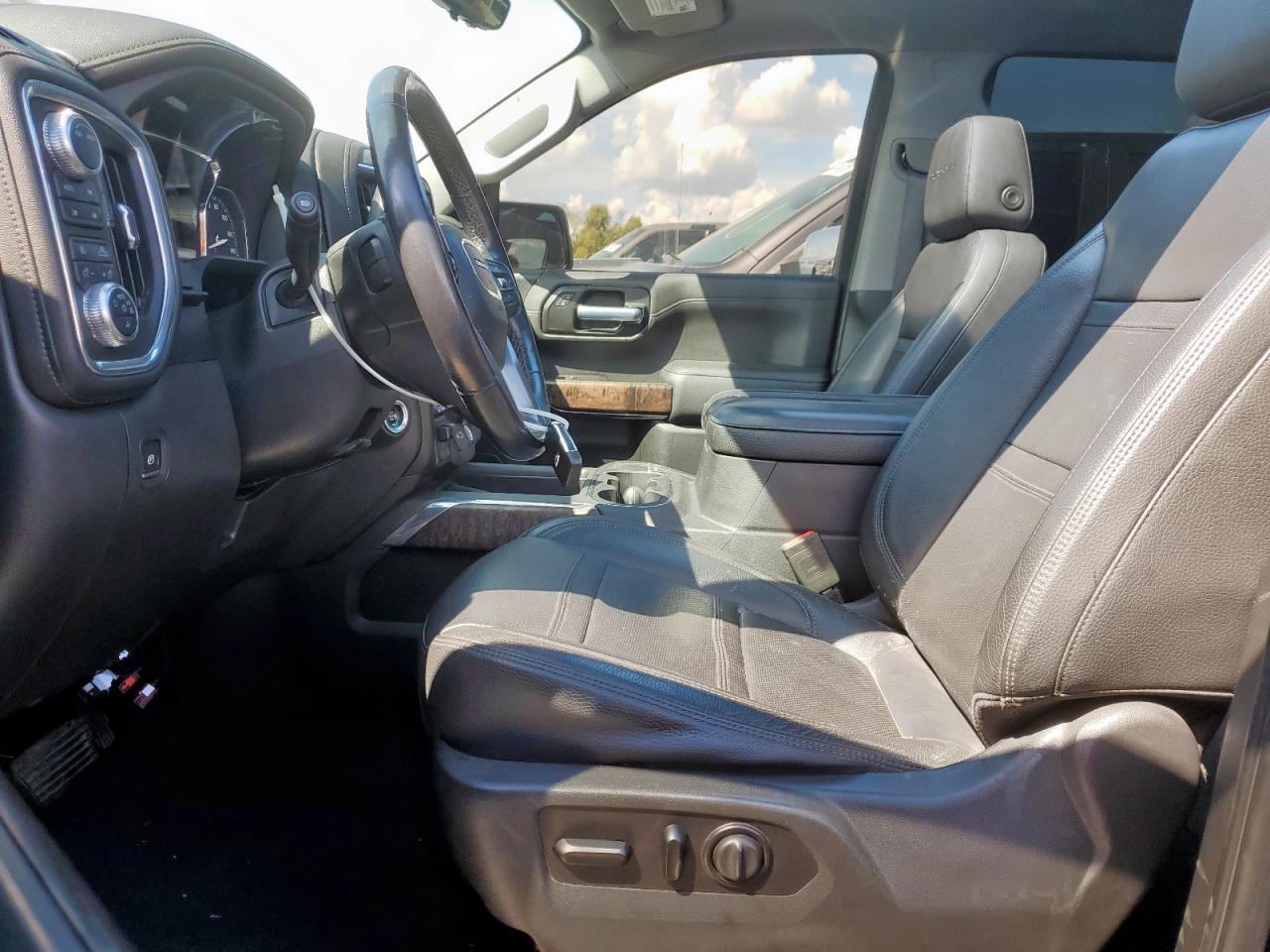 GMC Sierra K1500 Denali Image 11