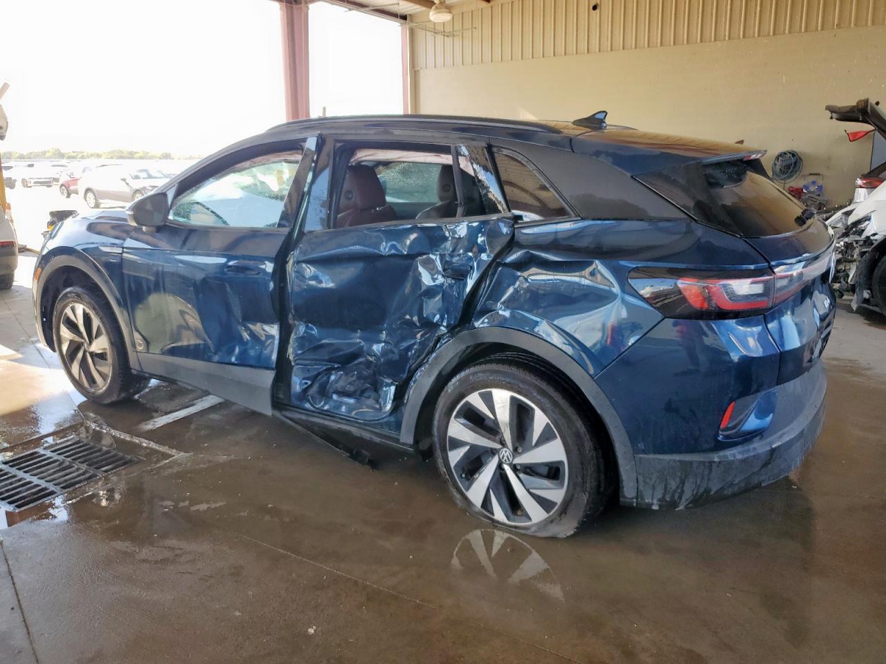 Volkswagen ID.4 Pro Image 2