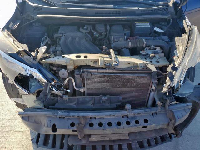 Nissan Versa S Image 5