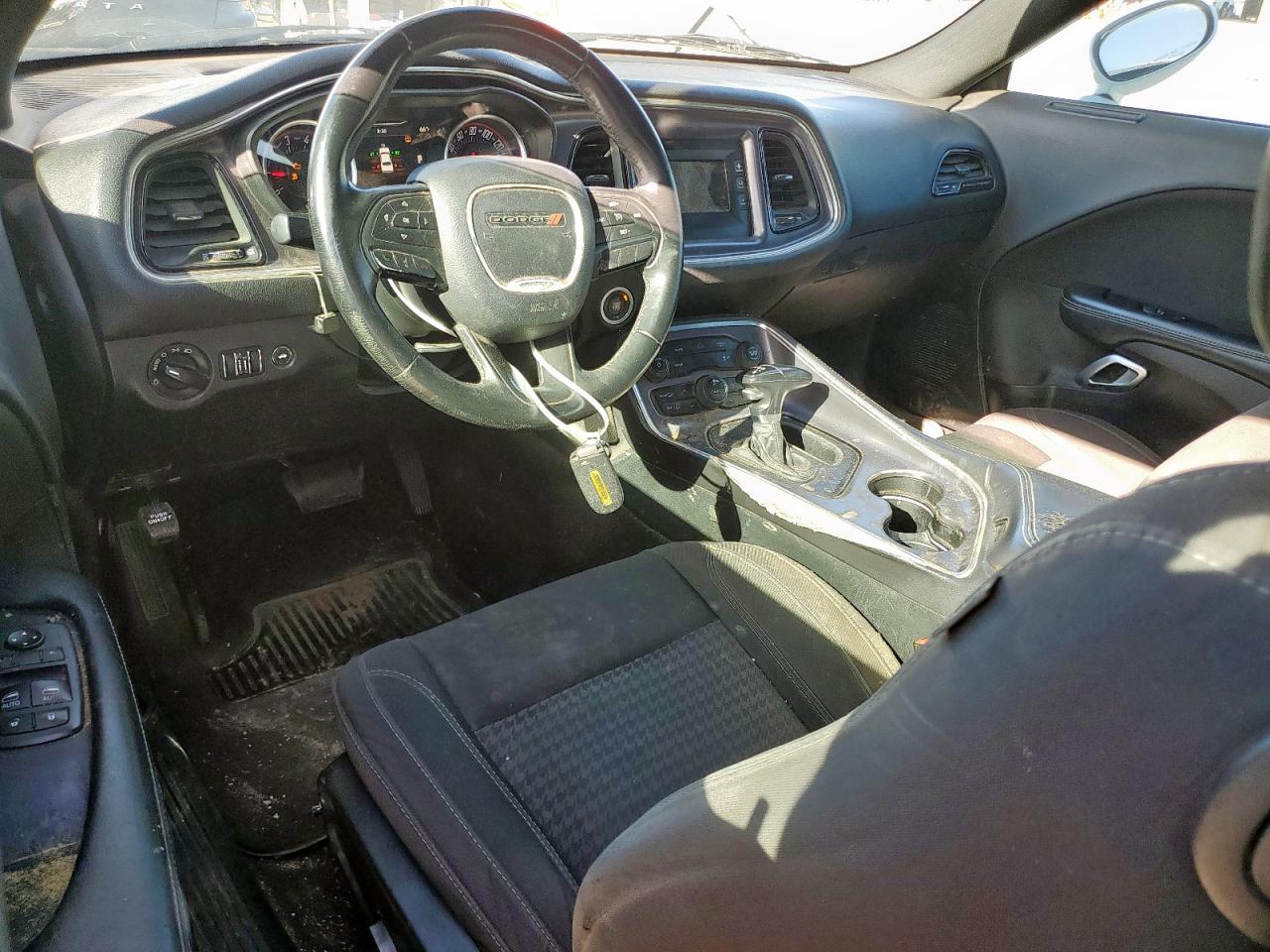 Dodge Challenger Sxt Image 10