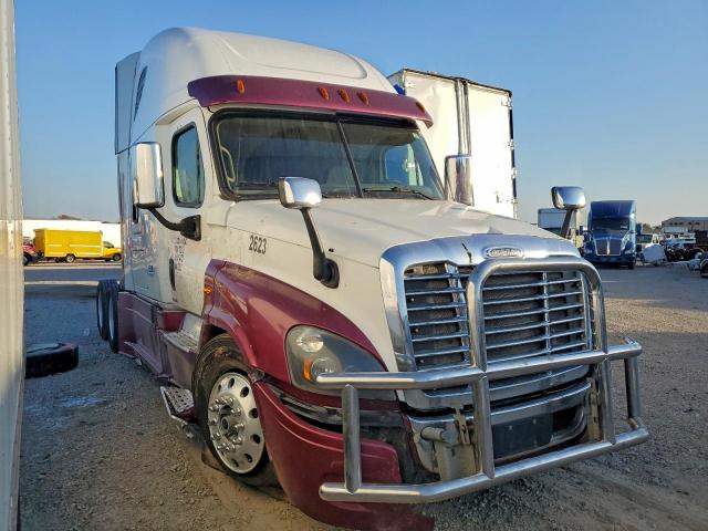  Salvage Freightliner Cascadia 1