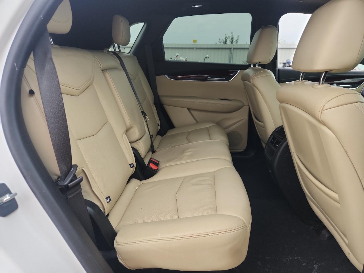 Cadillac XT5 Luxury Image 3