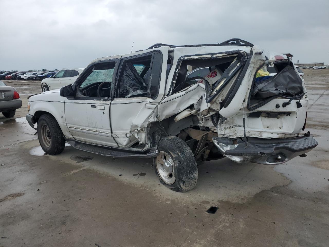 Ford Explorer Xlt Image 2