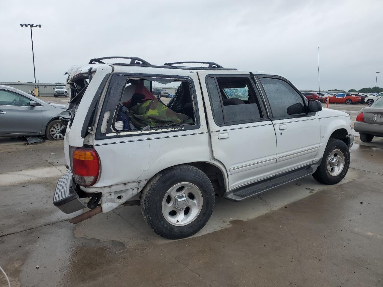 Ford Explorer Xlt Image 4