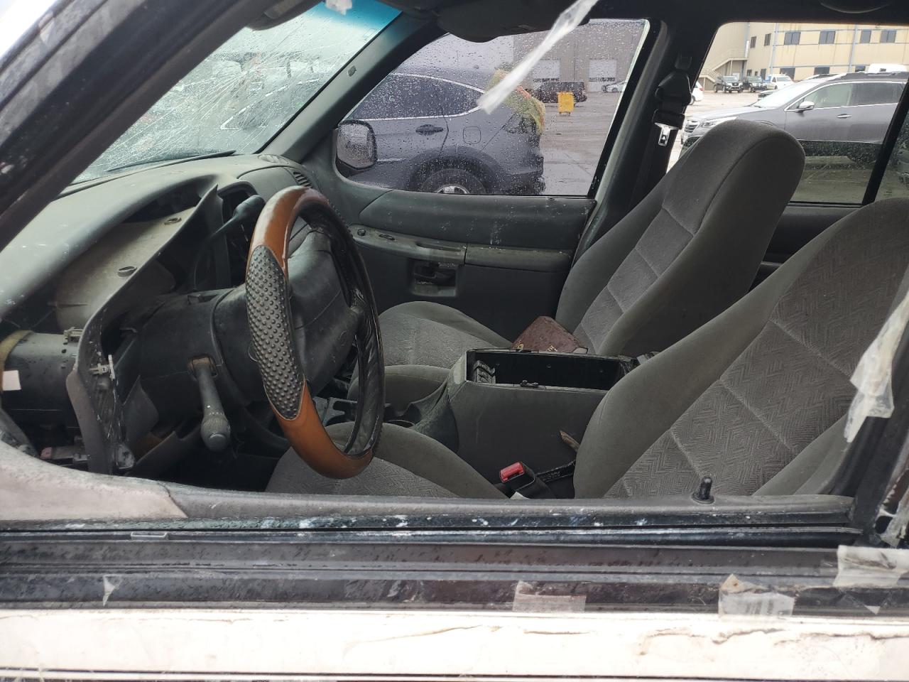 Ford Explorer Xlt Image 8