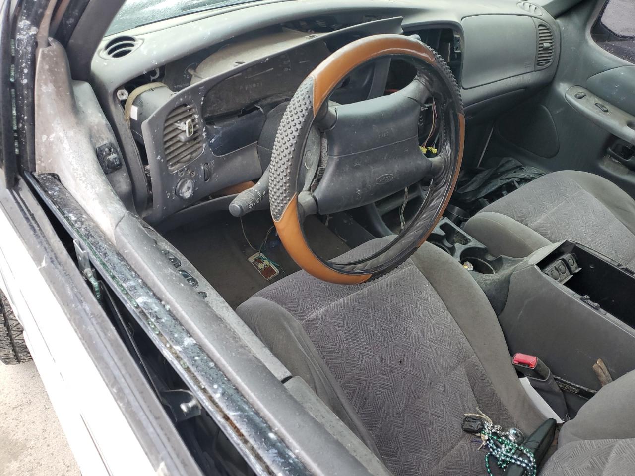 Ford Explorer Xlt Image 7