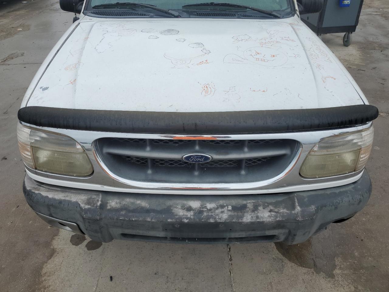 Ford Explorer Xlt Image 10