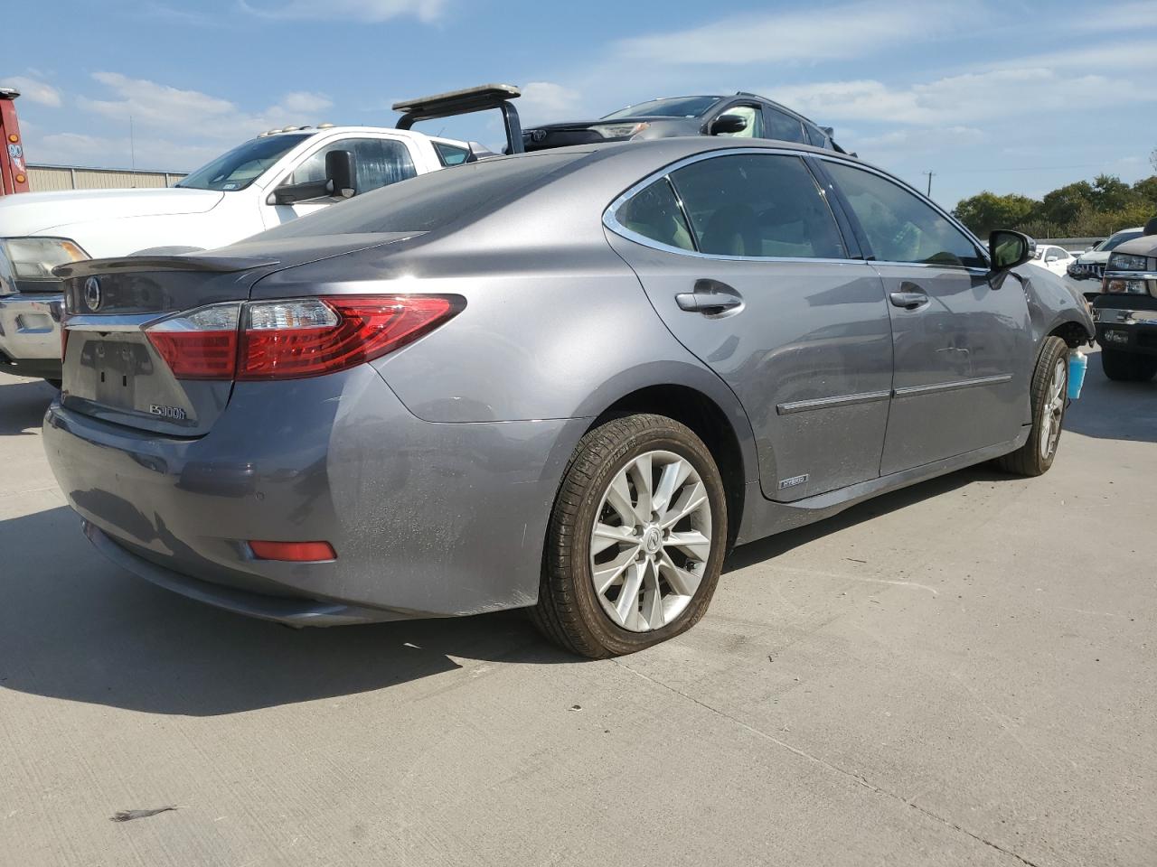 Lexus Es 300h Image 3