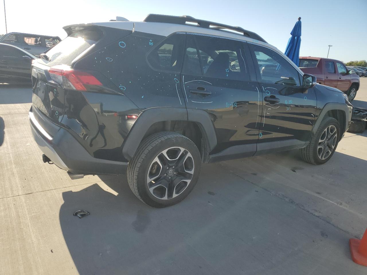 Toyota RAV4 Adventure Image 4