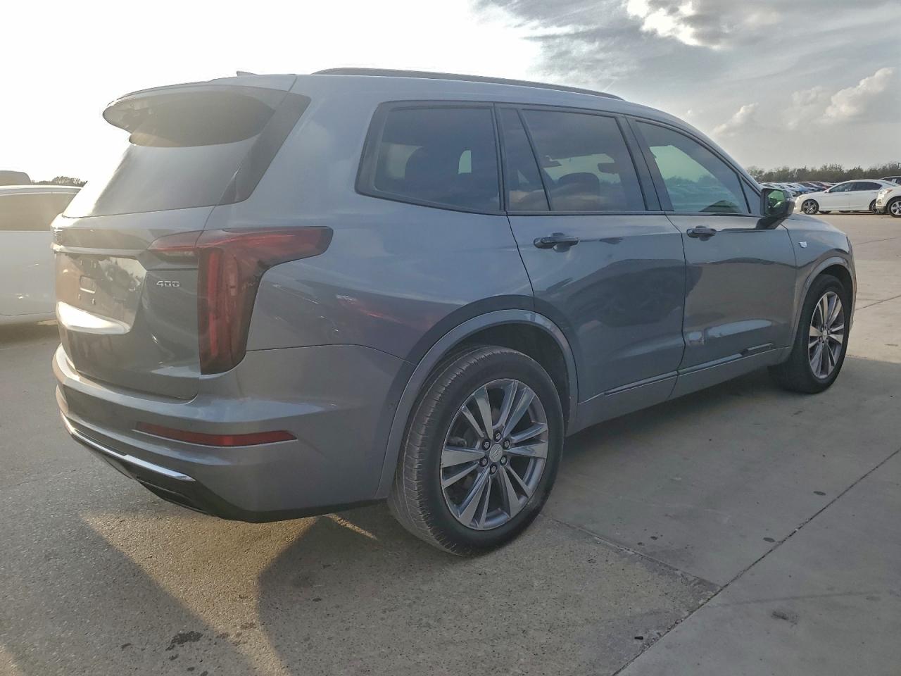 Cadillac XT6 Premium Luxury Image 2