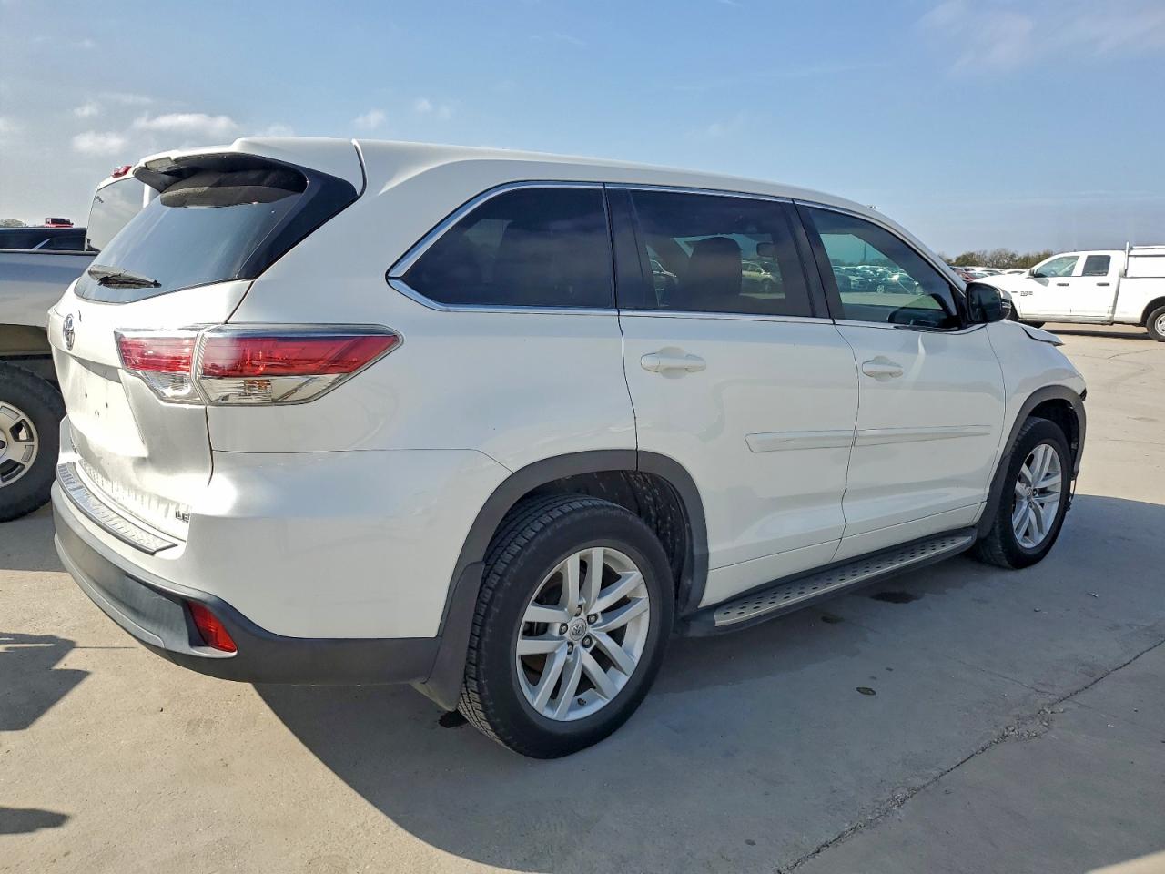 Toyota Highlander Le Image 5