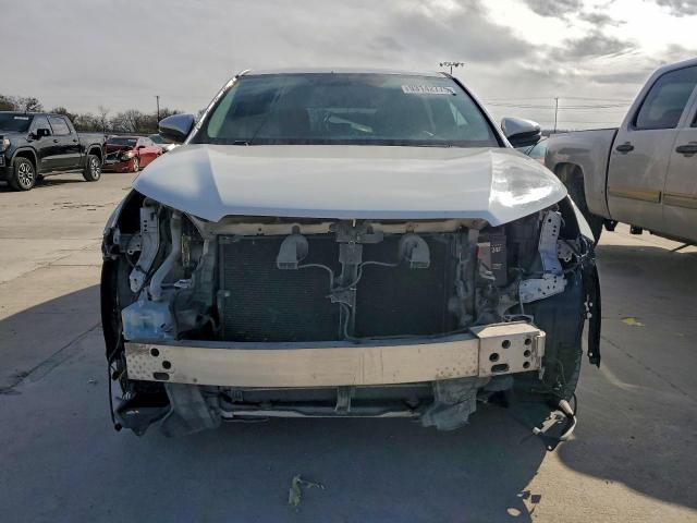 Toyota Highlander Le Image 6