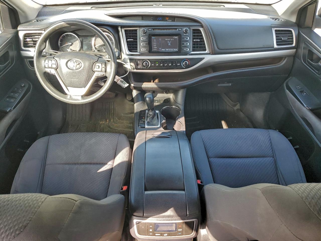 Toyota Highlander Le Image 12