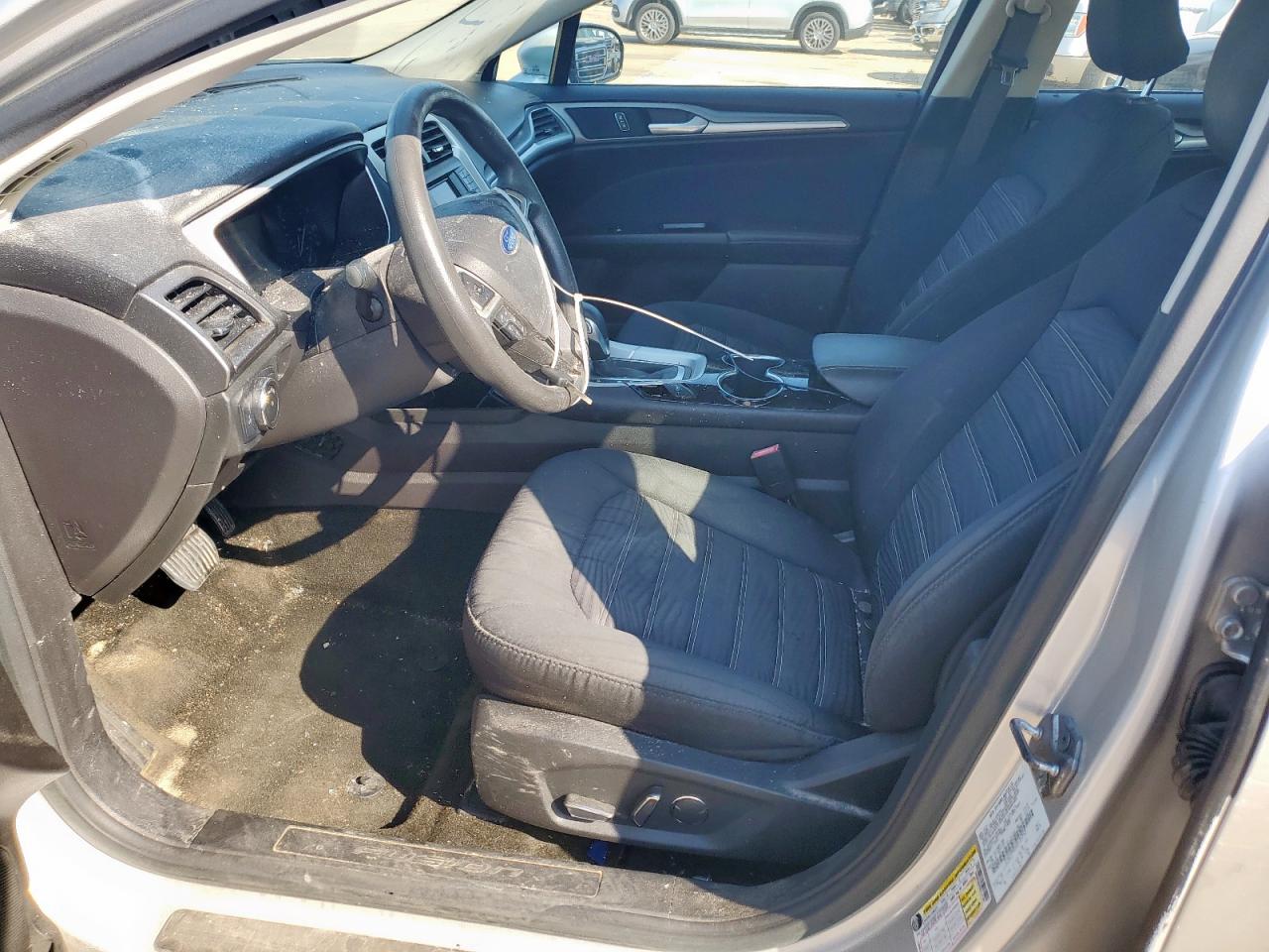 Ford Fusion Se Image 6