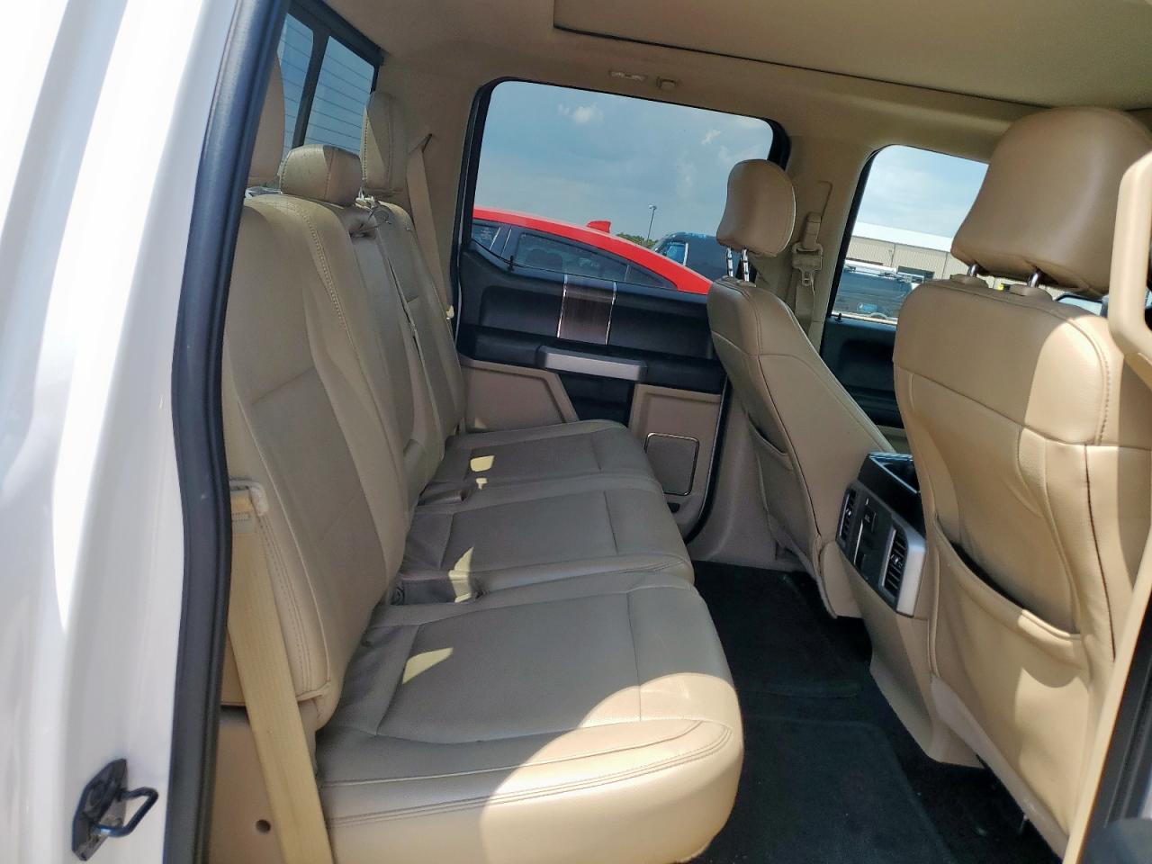 Ford F-150 Supercrew Image 6