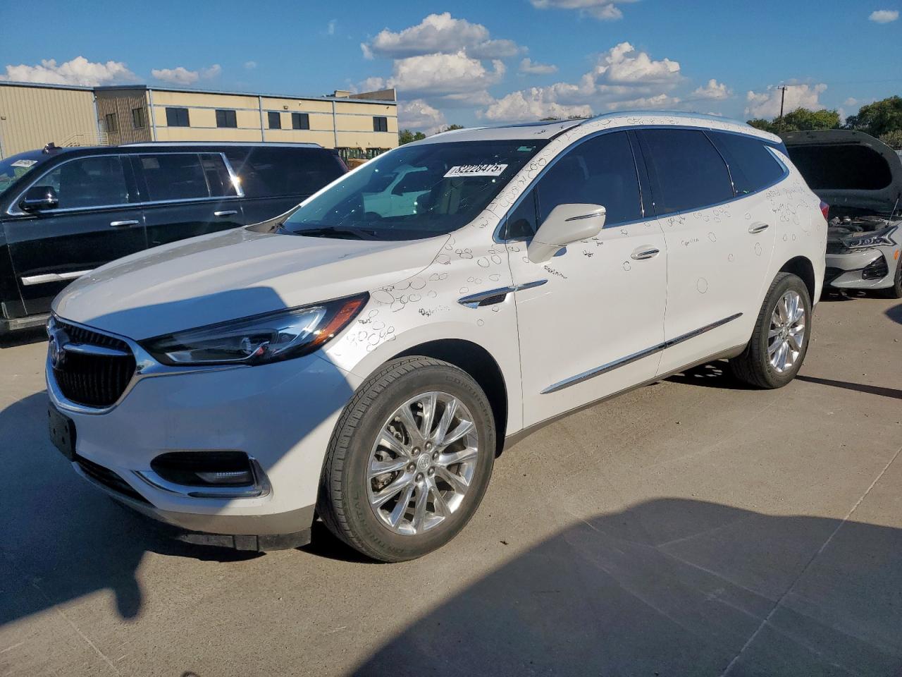 Buick Enclave Essence Image 1