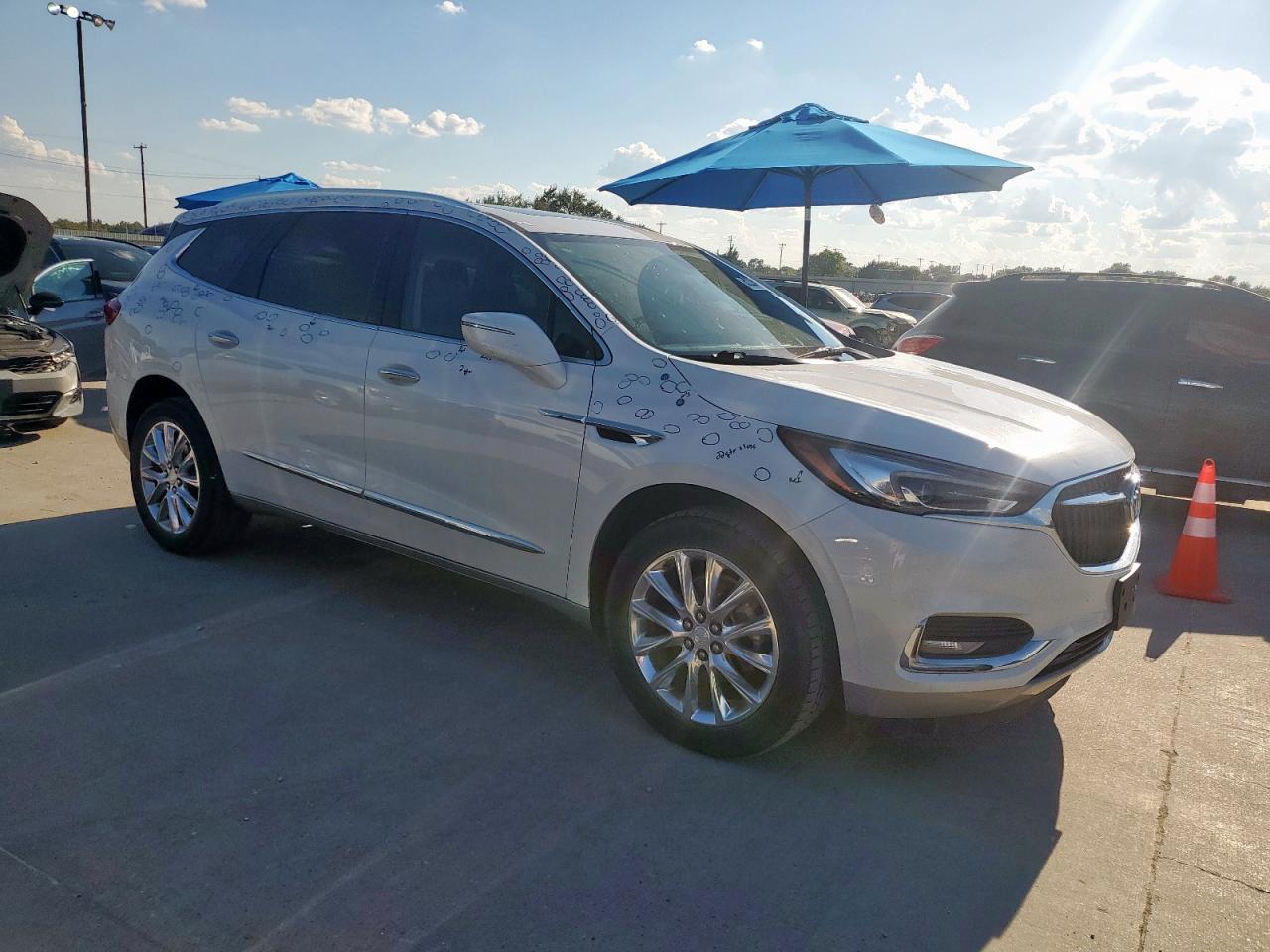 Buick Enclave Essence Image 7