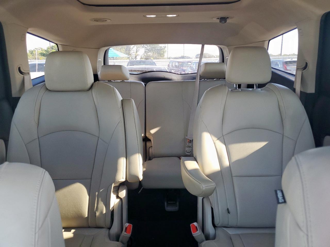 Buick Enclave Essence Image 13