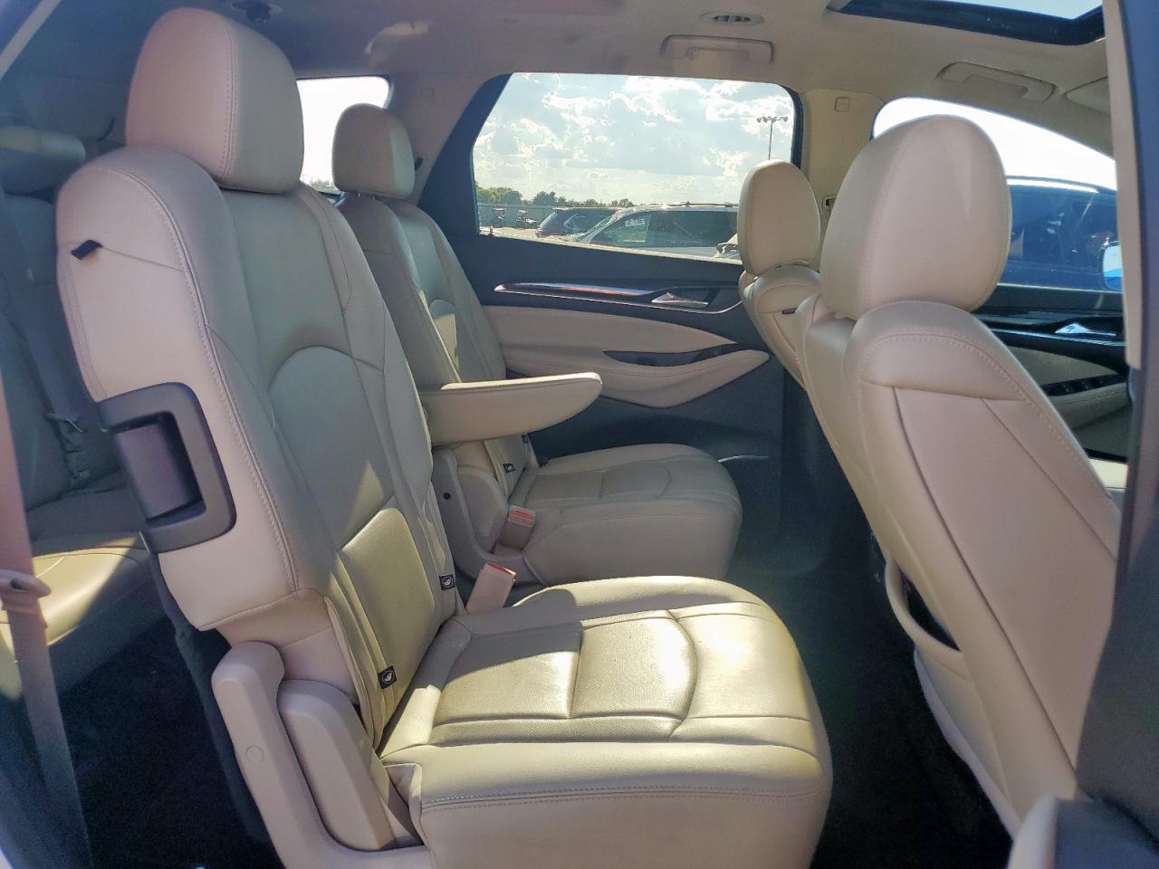 Buick Enclave Essence Image 8