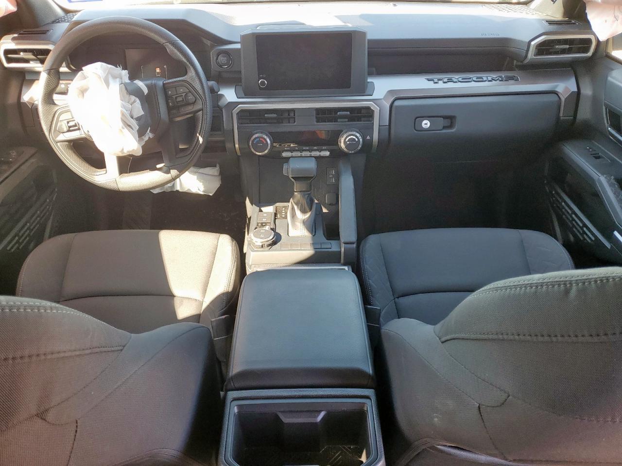 Toyota Tacoma Double Cab Image 12