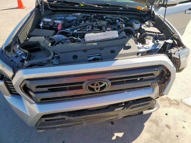 Toyota Tacoma Double Cab Image 9