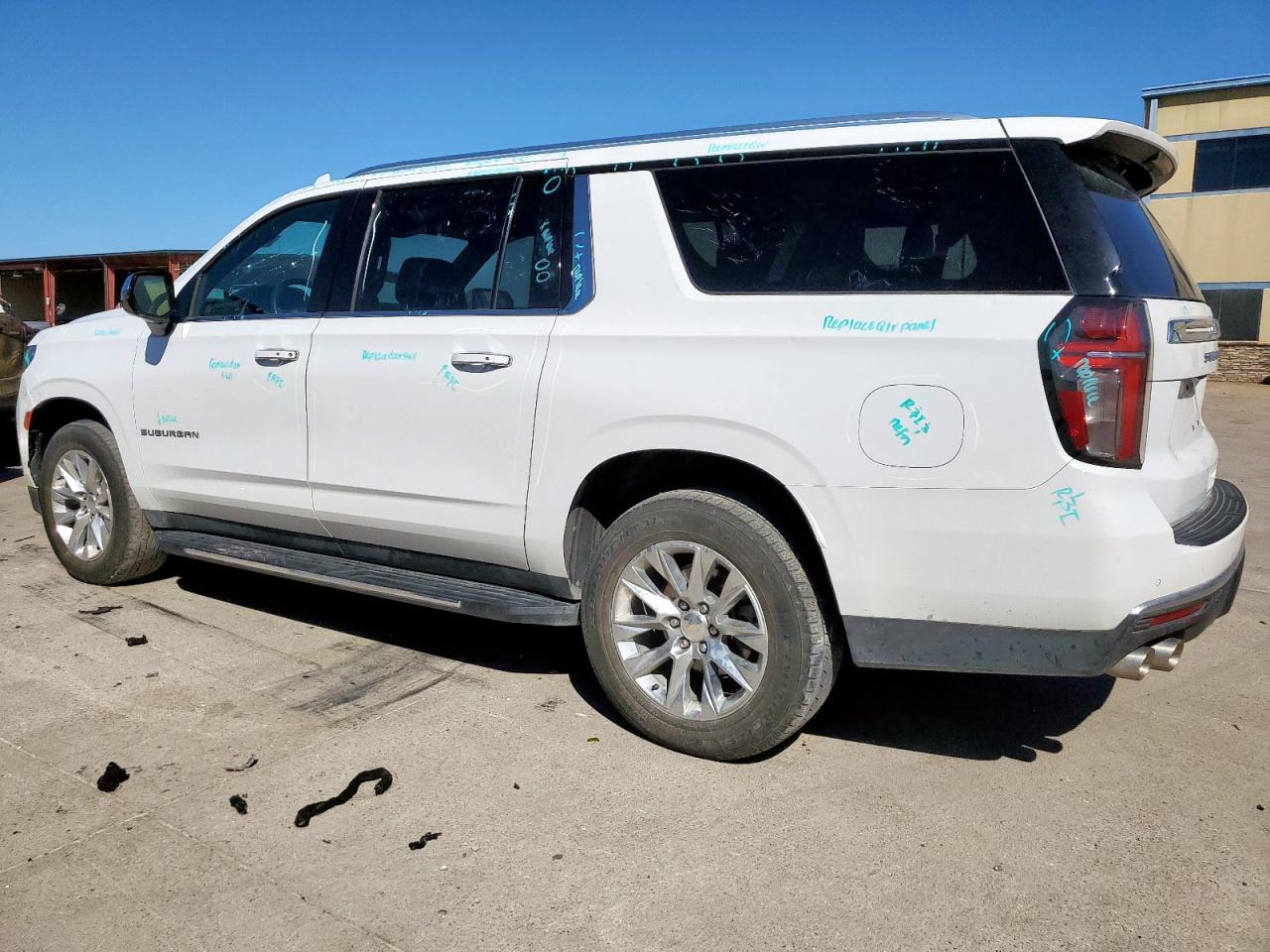 Chevrolet Suburban C1500 Premier Image 2