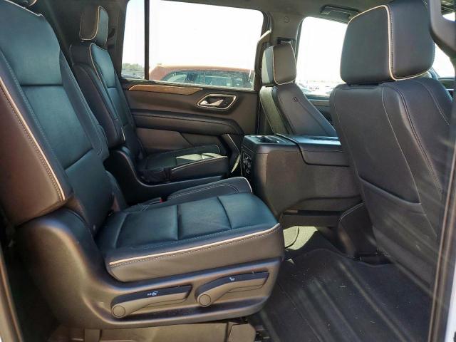 Chevrolet Suburban C1500 Premier Image 12