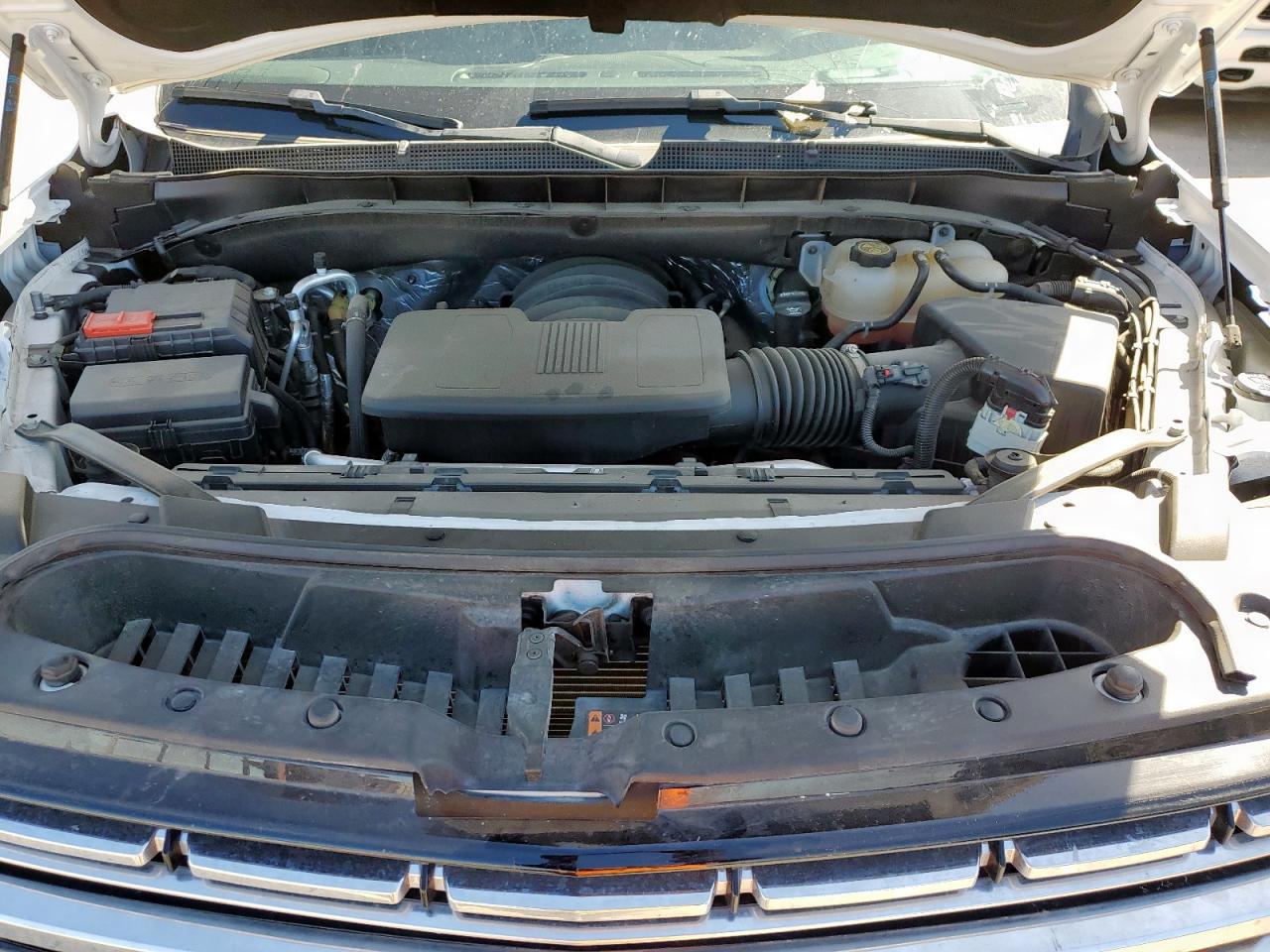 Chevrolet Suburban C1500 Premier Image 11