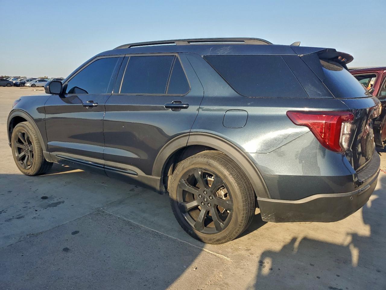 Ford Explorer Xlt Image 9