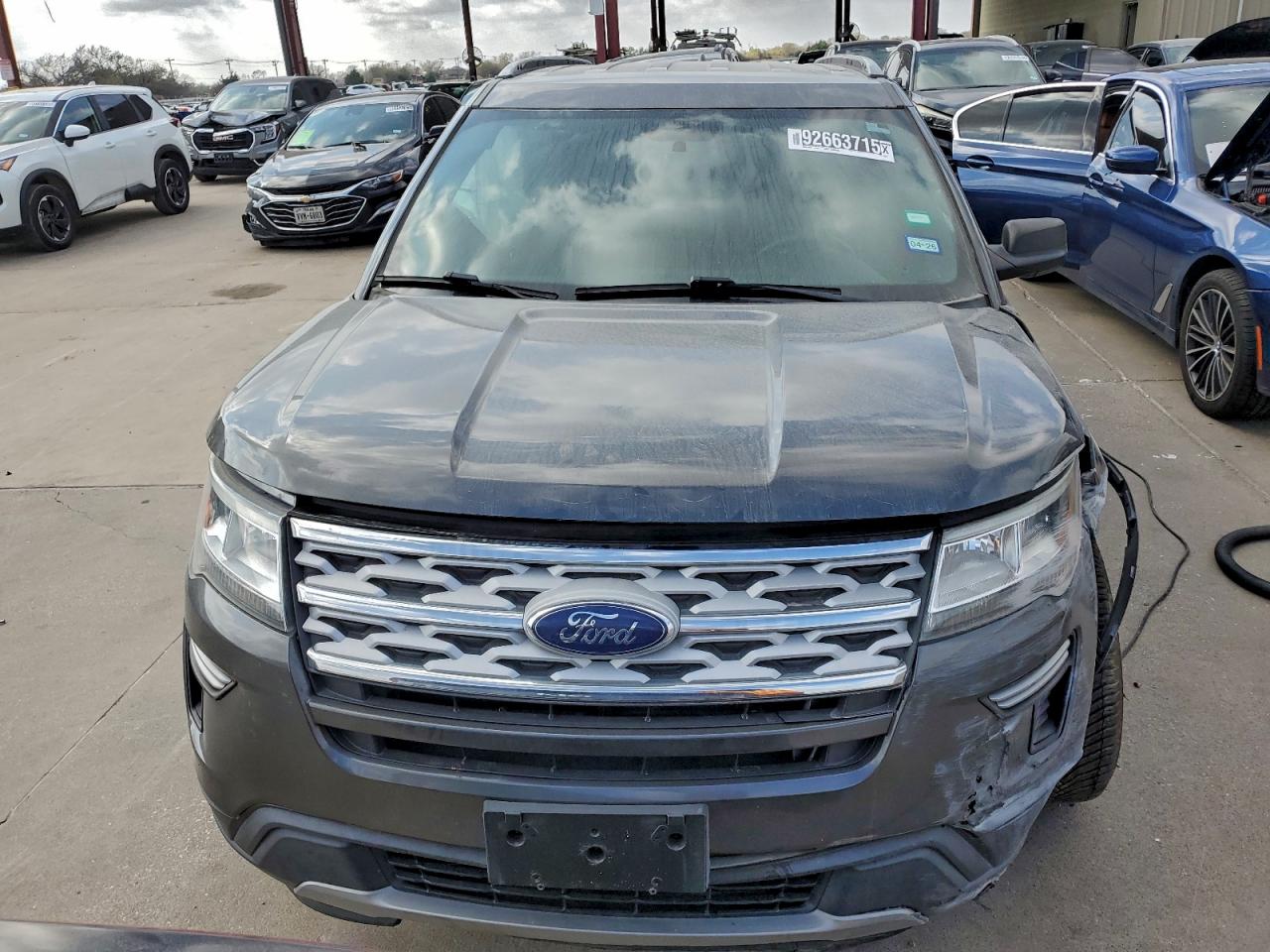 Ford Explorer Xlt Image 4