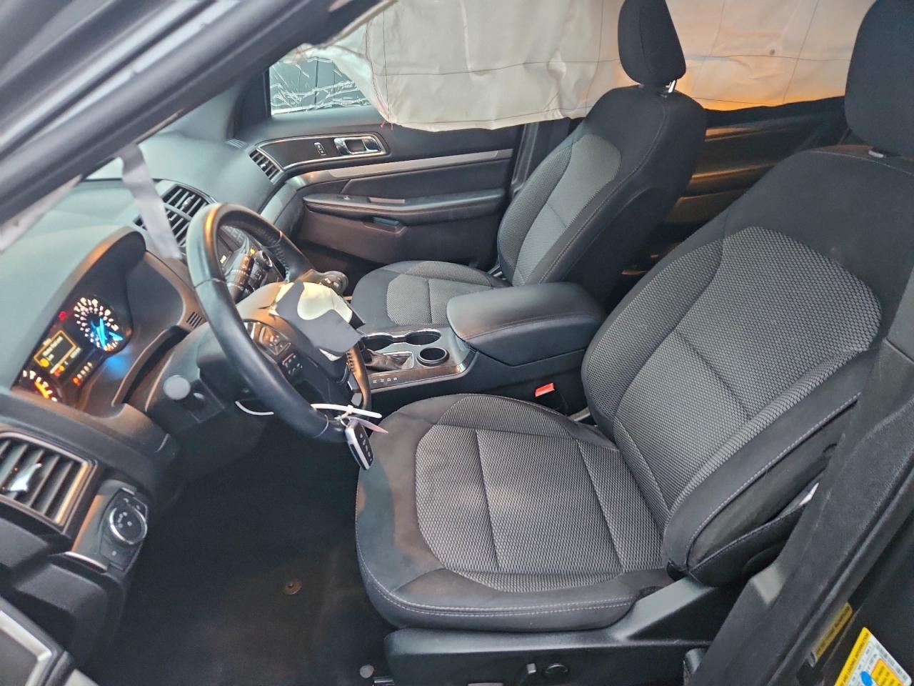 Ford Explorer Xlt Image 2