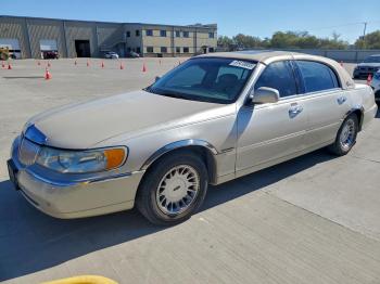  Salvage Lincoln Towncar
