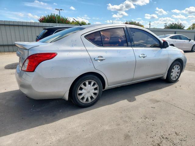 Nissan Versa S Image 2