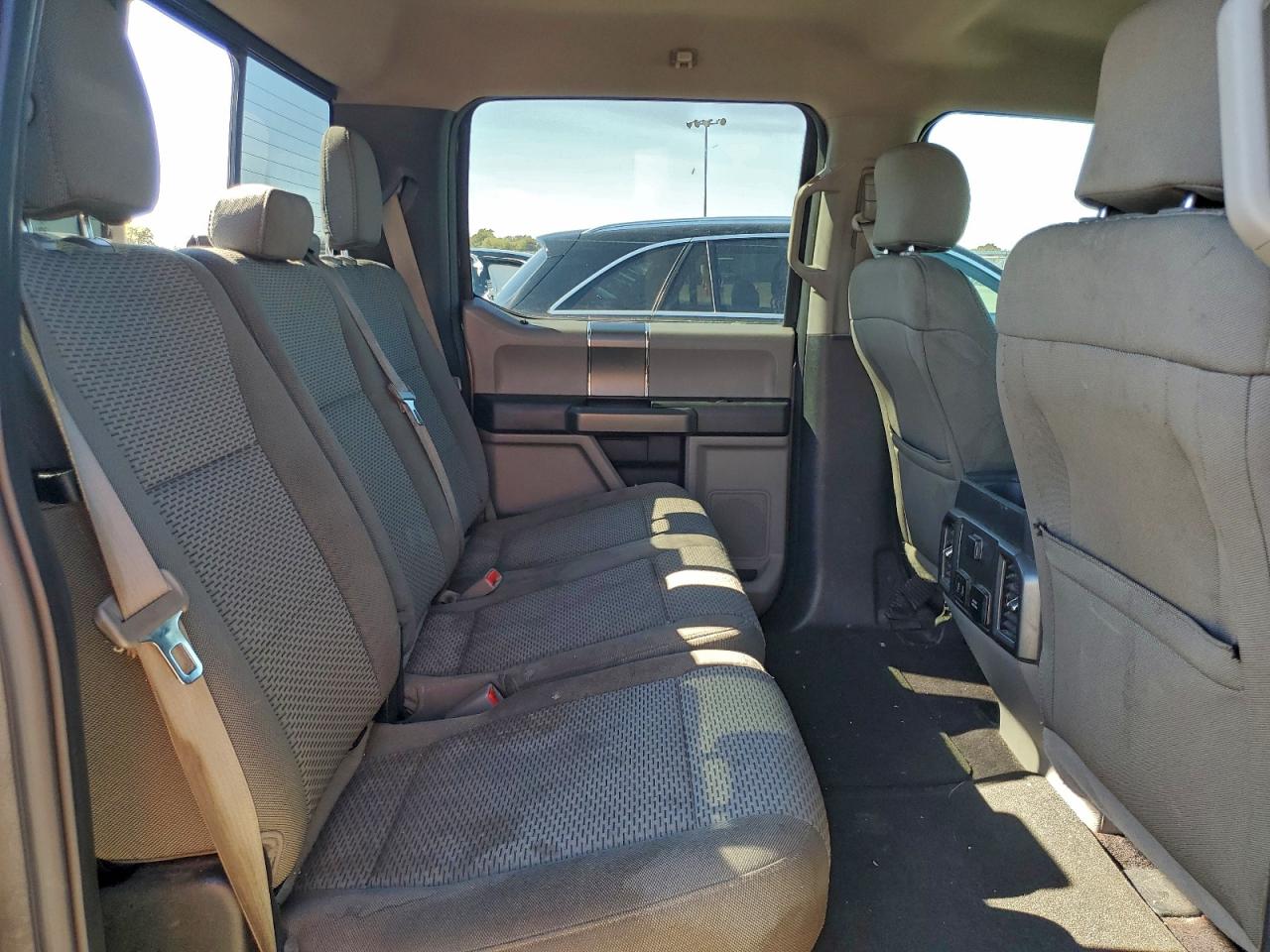 Ford F-150 Supercrew Image 10