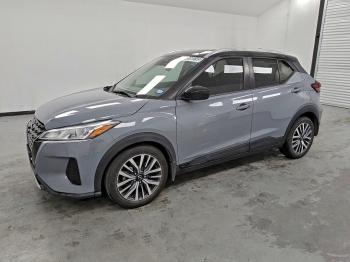  Salvage Nissan Kicks