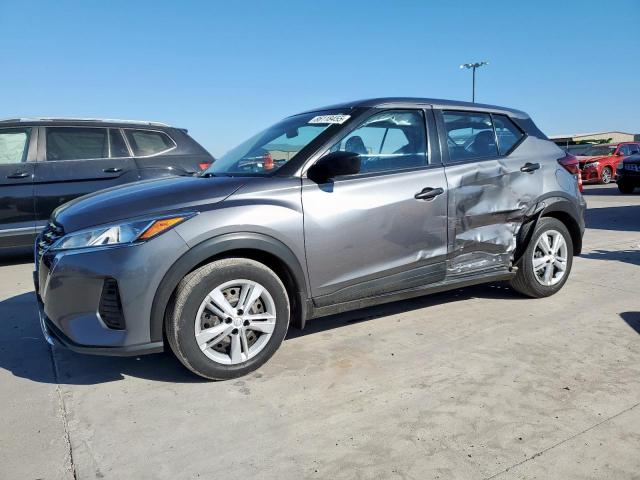  Salvage Nissan Kicks
