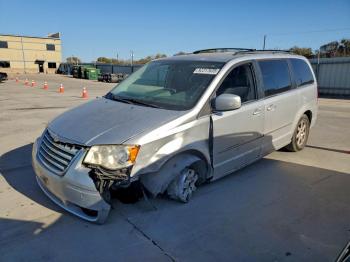  Salvage Chrysler Minivan