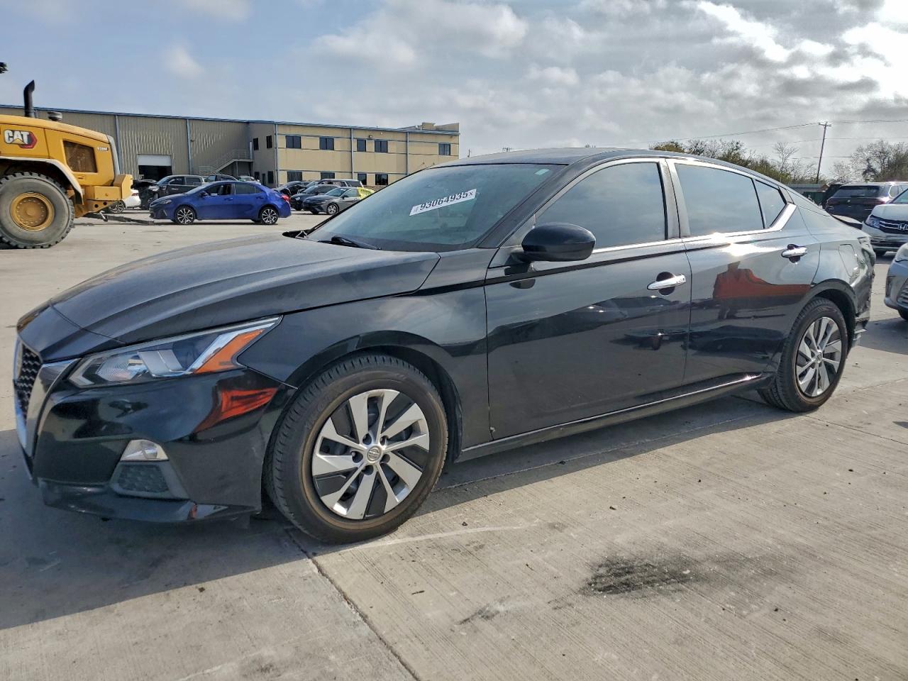 Nissan Altima S Image 1